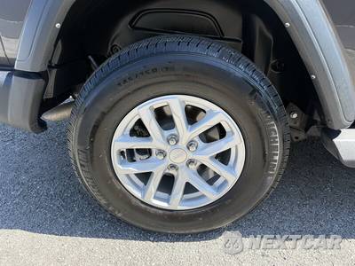 2023 Jeep Wrangler Sport S - zdjęcie 12 z 42 - miniatura