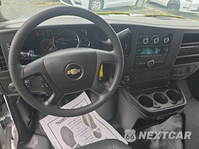 2020 Chevrolet Express 3500 Cutaway 1WT DRW - zdjęcie 14 z 26 - miniatura