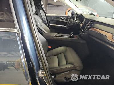 2023 Volvo XC60 B5 Plus Bright Theme - zdjęcie 8 z 32 - miniatura