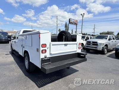 2014 Ford Super Duty F-350 Cab Chassis XL Extended Cab w/Rear Doors - zdjęcie 7 z 23 - miniatura