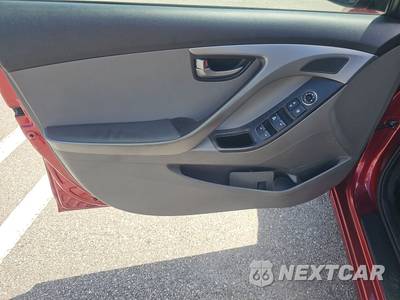 2015 Hyundai Elantra SE Sedan - zdjęcie 9 z 38 - miniatura