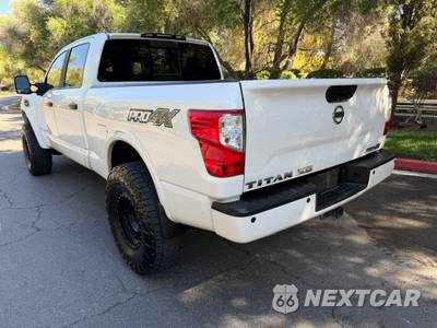 2018 Nissan TITAN XD PRO-4X Crew Cab Medium Bed - zdjęcie 6 z 20 - miniatura