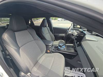 2026 Toyota bZ XLE Plus - zdjęcie 8 z 22 - miniatura