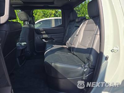 2025 Toyota Tundra Limited Crew Cab Short Bed - zdjęcie 13 z 22 - miniatura