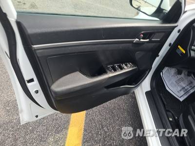 2018 Hyundai Elantra SE Sedan - zdjęcie 15 z 24 - miniatura