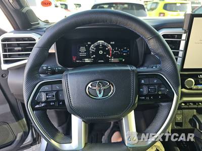 2025 Toyota Sequoia Platinum - zdjęcie 10 z 20 - miniatura