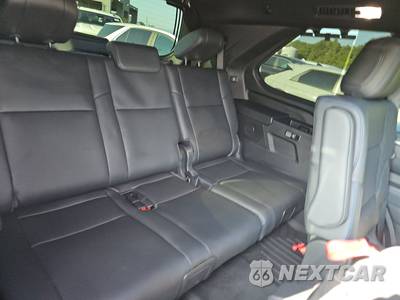 2025 Toyota Sequoia Platinum - zdjęcie 14 z 20 - miniatura