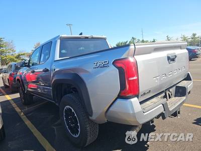 2025 Toyota Tacoma TRD Off-Road Crew Cab Medium Bed - zdjęcie 6 z 31 - miniatura