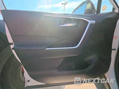 2025 Toyota RAV4 Hybrid XLE - zdjęcie 9 z 24 - miniatura