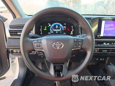 2025 Toyota Camry LE - zdjęcie 10 z 31 - miniatura