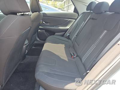 2025 Hyundai Elantra SEL Convenience - zdjęcie 13 z 23 - miniatura