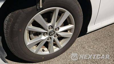 2025 Toyota Camry LE - zdjęcie 28 z 30 - miniatura