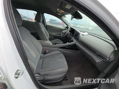 2021 Hyundai Elantra SEL - zdjęcie 8 z 35 - miniatura