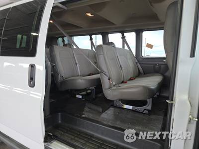 2025 Chevrolet Express 3500 Passenger Van LT 1LT 155.1" WB - zdjęcie 13 z 32 - miniatura