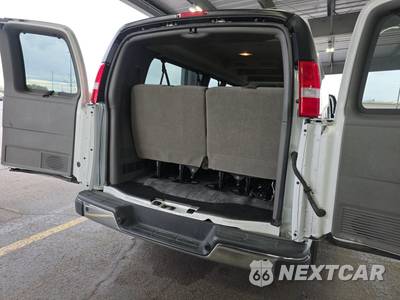 2025 Chevrolet Express 3500 Passenger Van LT 1LT 155.1" WB - zdjęcie 16 z 32 - miniatura