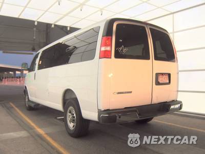 2025 Chevrolet Express 3500 Passenger Van LT 1LT 155.1" WB - zdjęcie 6 z 30 - miniatura