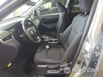 2026 Toyota Corolla Cross LE - zdjęcie 7 z 22 - miniatura
