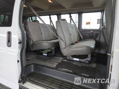 2025 Chevrolet Express 3500 Passenger Van LT 1LT 155.1" WB - zdjęcie 13 z 33 - miniatura