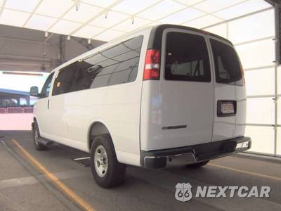 2025 Chevrolet Express 3500 Passenger Van LT 1LT 155.1" WB - zdjęcie 6 z 25 - miniatura