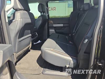 2026 Ford Super Duty F-250 Lariat Crew Cab Medium Bed - zdjęcie 13 z 22 - miniatura