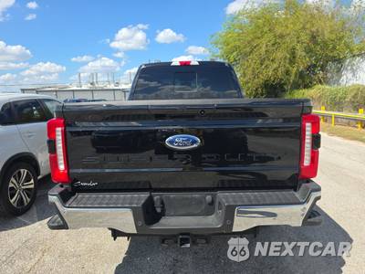 2026 Ford Super Duty F-250 Lariat Crew Cab Medium Bed - zdjęcie 5 z 22 - miniatura