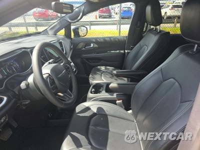 2025 Chrysler Pacifica Select 121.6" WB - zdjęcie 4 z 10 - miniatura