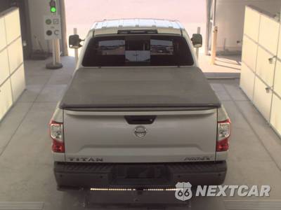 2018 Nissan TITAN PRO-4X Crew Cab Short Bed - zdjęcie 5 z 40 - miniatura