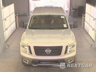 2018 Nissan TITAN PRO-4X Crew Cab Short Bed - zdjęcie 2 z 40 - miniatura