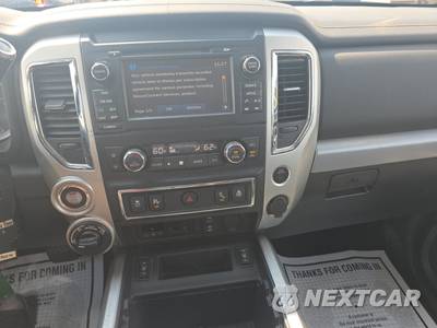 2018 Nissan TITAN PRO-4X Crew Cab Short Bed - zdjęcie 11 z 40 - miniatura