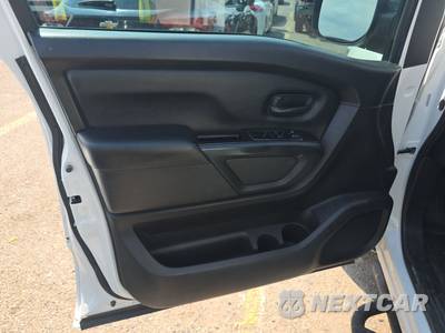 2021 Nissan TITAN S Crew Cab Short Bed - zdjęcie 9 z 21 - miniatura