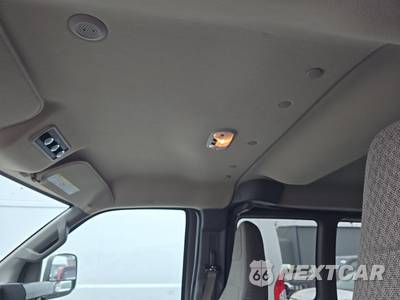 2025 Chevrolet Express 3500 Passenger Van LT 1LT 155.1" WB - zdjęcie 19 z 32 - miniatura