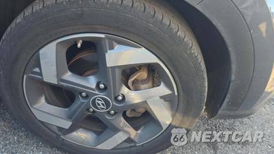 2025 Hyundai Venue SEL - zdjęcie 30 z 34 - miniatura