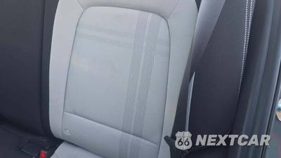 2025 Hyundai Venue SEL - zdjęcie 23 z 34 - miniatura