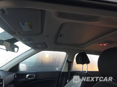 2025 Hyundai Venue SEL - zdjęcie 18 z 34 - miniatura