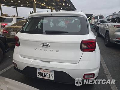 2025 Hyundai Venue SEL - zdjęcie 5 z 30 - miniatura