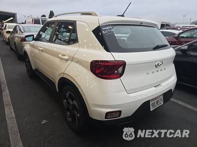 2025 Hyundai Venue SEL - zdjęcie 6 z 30 - miniatura