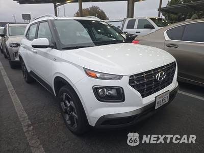 2025 Hyundai Venue SEL - zdjęcie 3 z 30 - miniatura