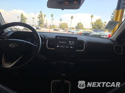 2025 Hyundai Venue SEL - zdjęcie 11 z 28 - miniatura