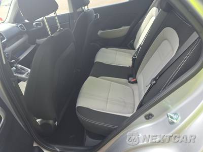 2025 Hyundai Venue SEL - zdjęcie 13 z 22 - miniatura