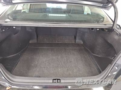 2025 Toyota Camry LE - zdjęcie 16 z 22 - miniatura