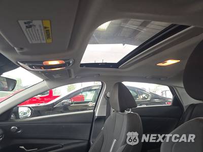 2025 Hyundai Elantra SEL Convenience - zdjęcie 17 z 21 - miniatura