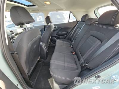 2025 Hyundai Venue SEL - zdjęcie 13 z 30 - miniatura