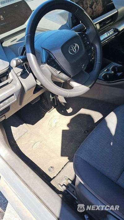 2024 Toyota Prius LE - zdjęcie 19 z 23 - miniatura