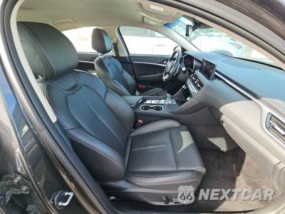 2025 Genesis G70 2.5T - zdjęcie 8 z 31 - miniatura