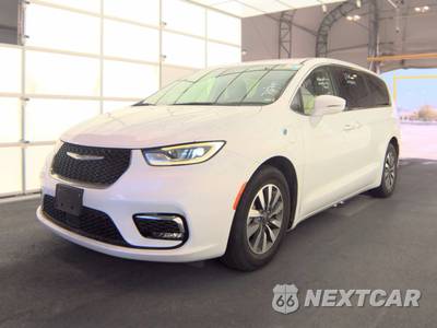 2022 Chrysler Pacifica Hybrid Touring L 121.6" WB