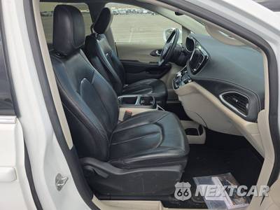 2022 Chrysler Pacifica Hybrid Touring L 121.6" WB - zdjęcie 8 z 36 - miniatura