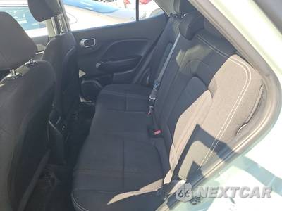 2025 Hyundai Venue SEL - zdjęcie 13 z 28 - miniatura