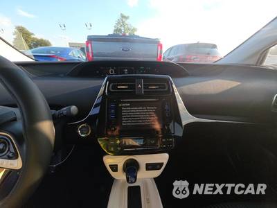 2016 Toyota Prius Three - zdjęcie 11 z 26 - miniatura