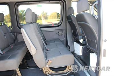 2024 Mercedes-Benz Sprinter 2500 Passenger Van Standard Roof 144.0" WB - zdjęcie 13 z 32 - miniatura