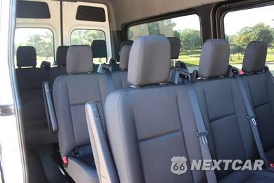 2024 Mercedes-Benz Sprinter 2500 Passenger Van Standard Roof 144.0" WB - zdjęcie 14 z 32 - miniatura